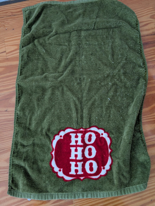 "HO HO HO" Guest Towel from Unknown - Linens (Cotton Kitchen Linens, Traditional, Vintage, Green, Red, White)