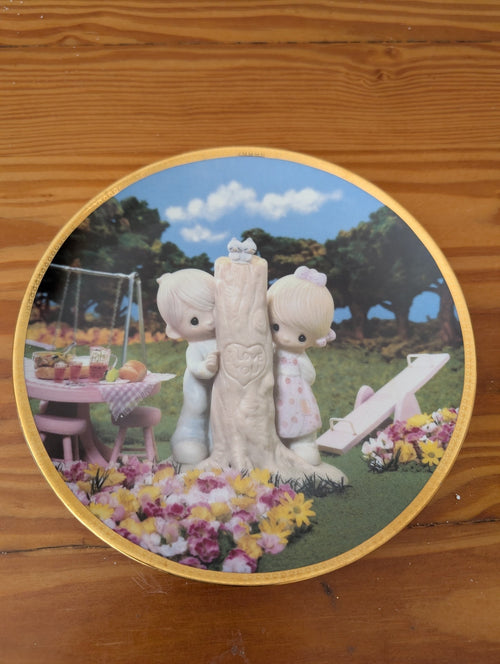 "Love One Another" from The Hamilton Collection - Wall Decor (Porcelain Collector Plate, Collectible, Whimsical, Multicolor (Pastels))
