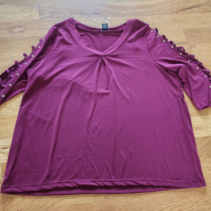 Robert Louis 2x wine Blouse with ladder sleeves and embelleshments