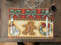 DaDa Bedding Set of 8 Pieces Gingerbread Sweets Holiday Table Tapestry - 4 Placemats, 2 Table Runners, 2 Throw Pillow Covers (12917)